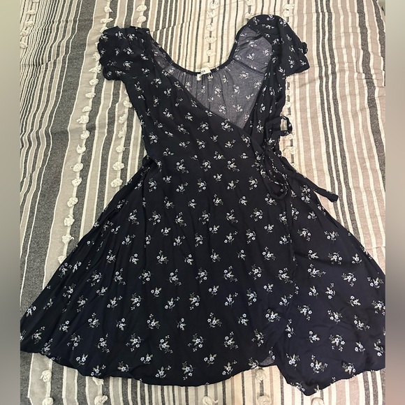 Hollister wrap dress - Picture 1 of 4